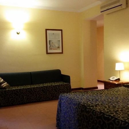 פוצאלו Hotel Villa Ada מראה חיצוני תמונה
