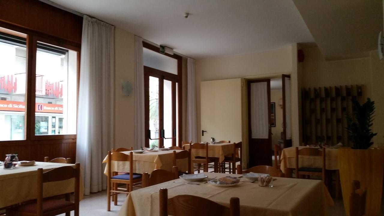 פוצאלו Hotel Villa Ada מראה חיצוני תמונה